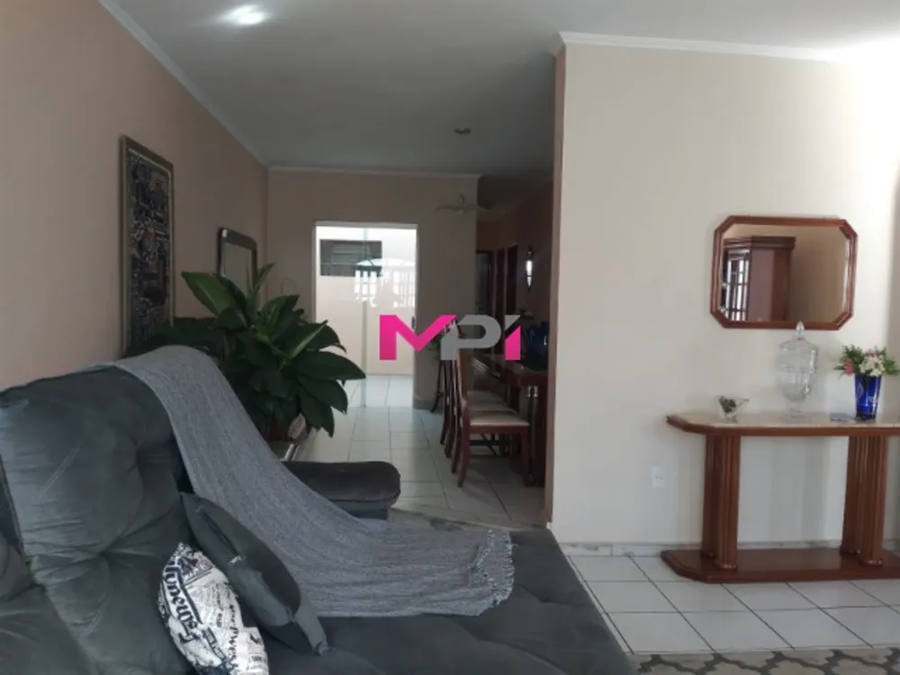 Casa, 3 quartos, 186 m² - Foto 2