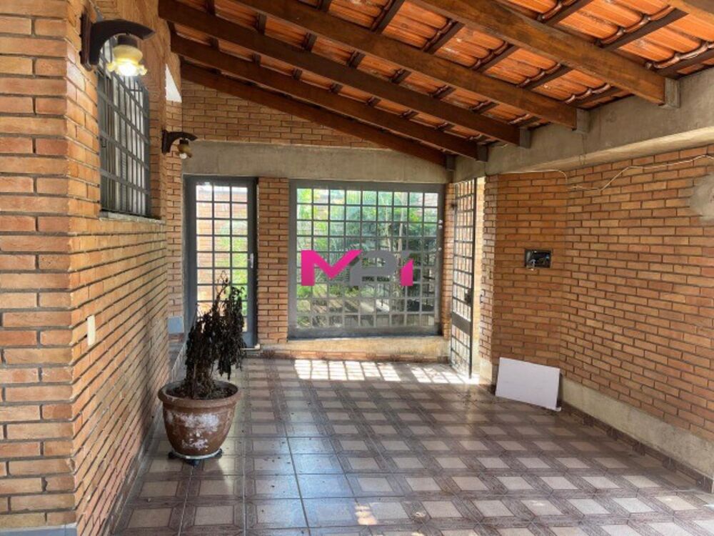 Casa à venda com 4 quartos, 200m² - Foto 1