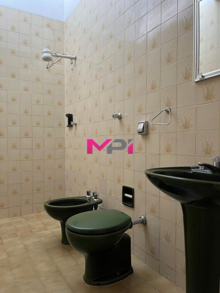 Casa à venda com 4 quartos, 200m² - Foto 4