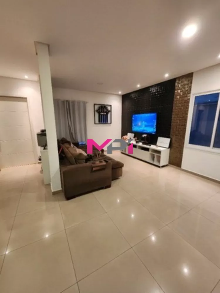 Casa à venda com 3 quartos, 220m² - Foto 1