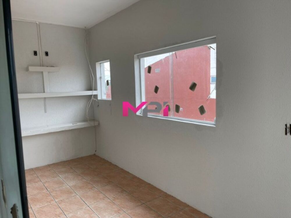Casa à venda com 4 quartos, 240m² - Foto 17