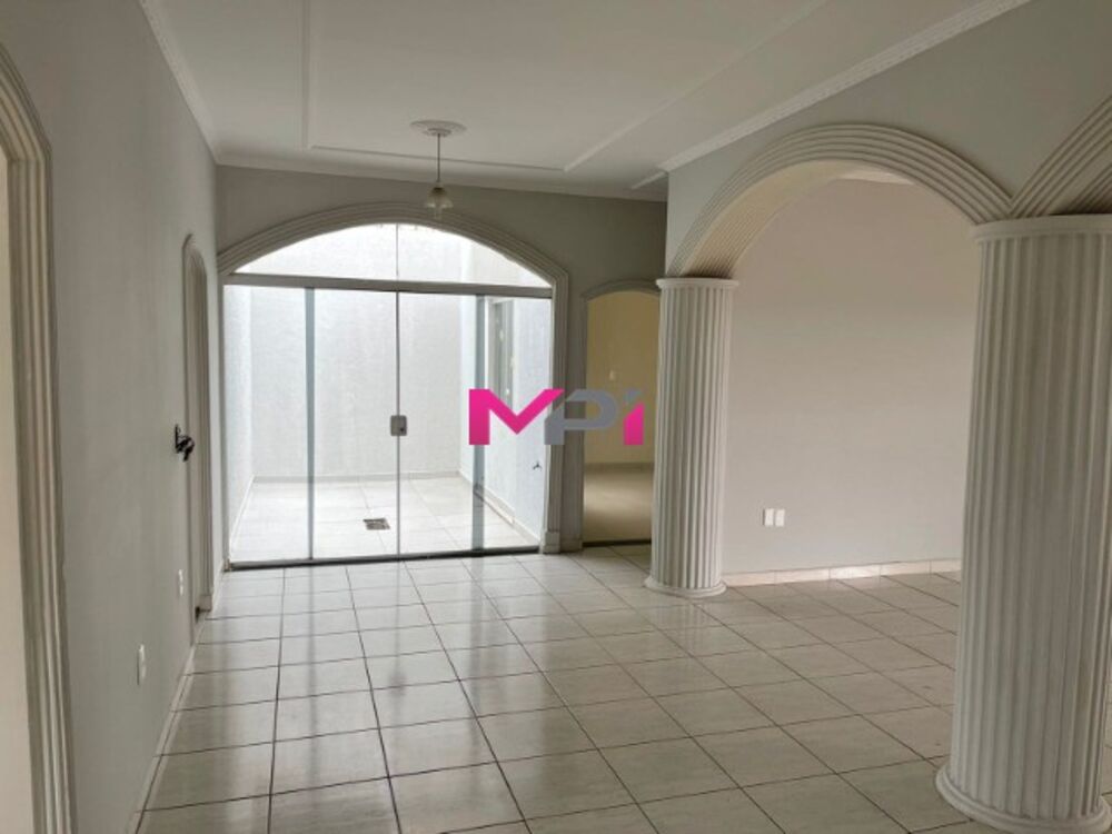 Casa à venda com 4 quartos, 240m² - Foto 15