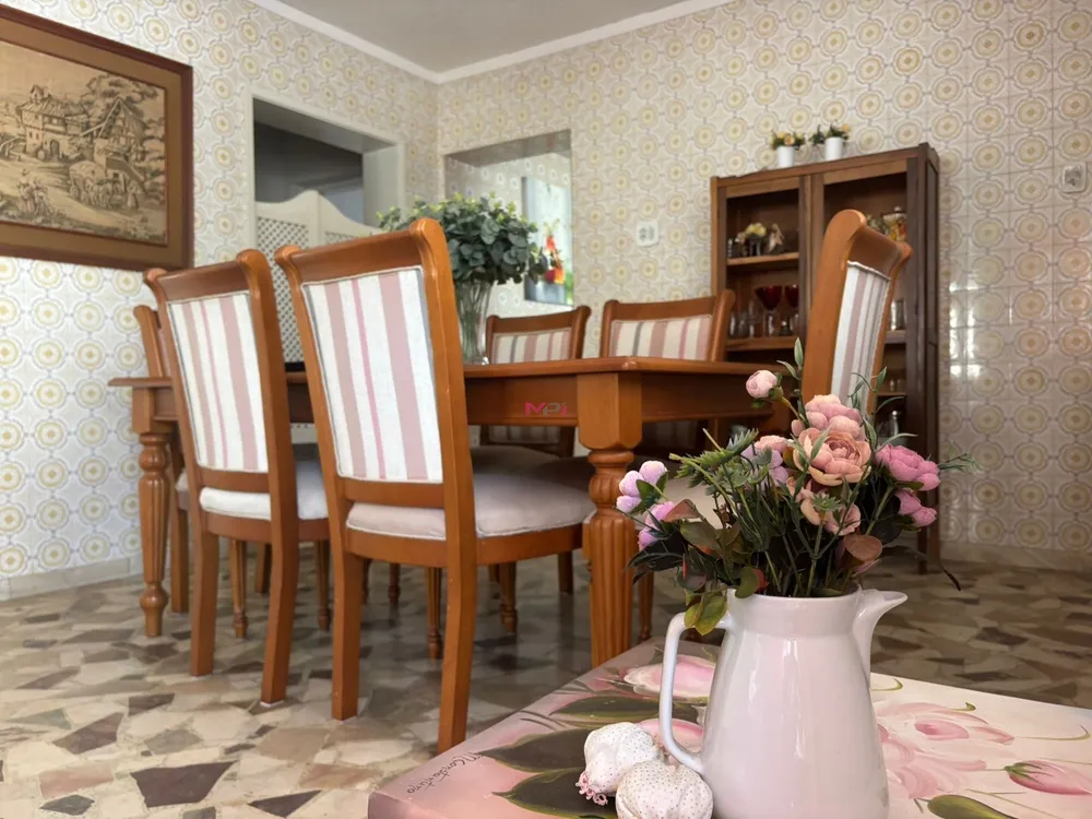 Casa, 4 quartos, 215 m² - Foto 2