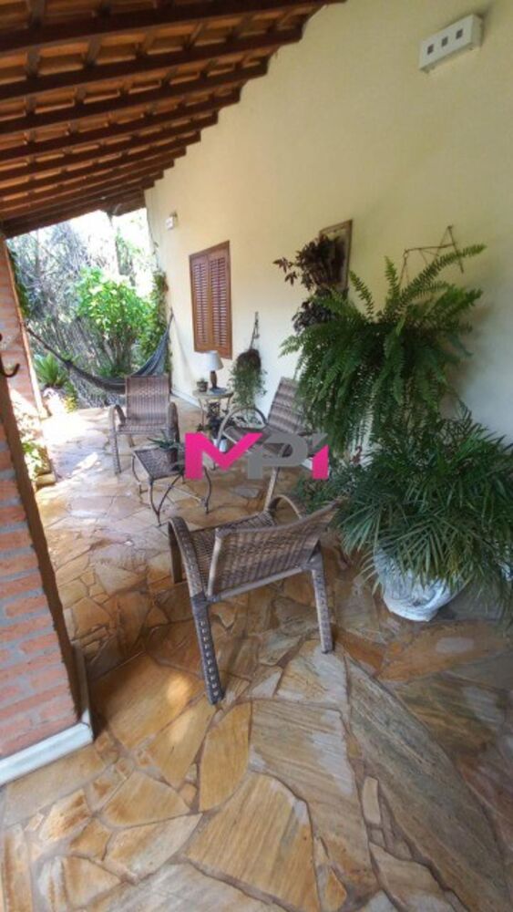 Chácara à venda com 6 quartos, 465m² - Foto 2