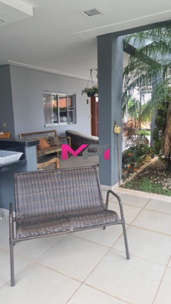 Casa de Condomínio à venda com 3 quartos, 404m² - Foto 2