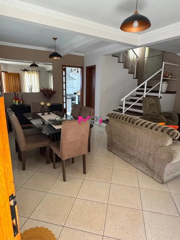 Sobrado, 3 quartos, 176 m² - Foto 2