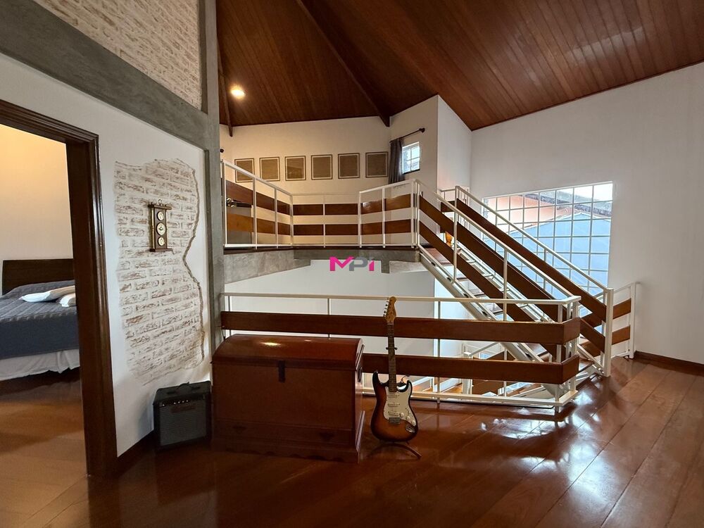 Sobrado, 3 quartos, 239 m² - Foto 1