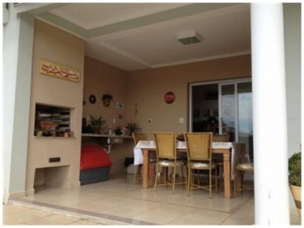Casa de Condomínio à venda com 4 quartos, 363m² - Foto 2