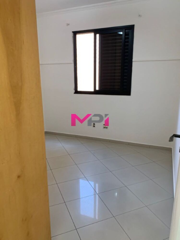 Apartamento para alugar com 3 quartos, 96m² - Foto 14
