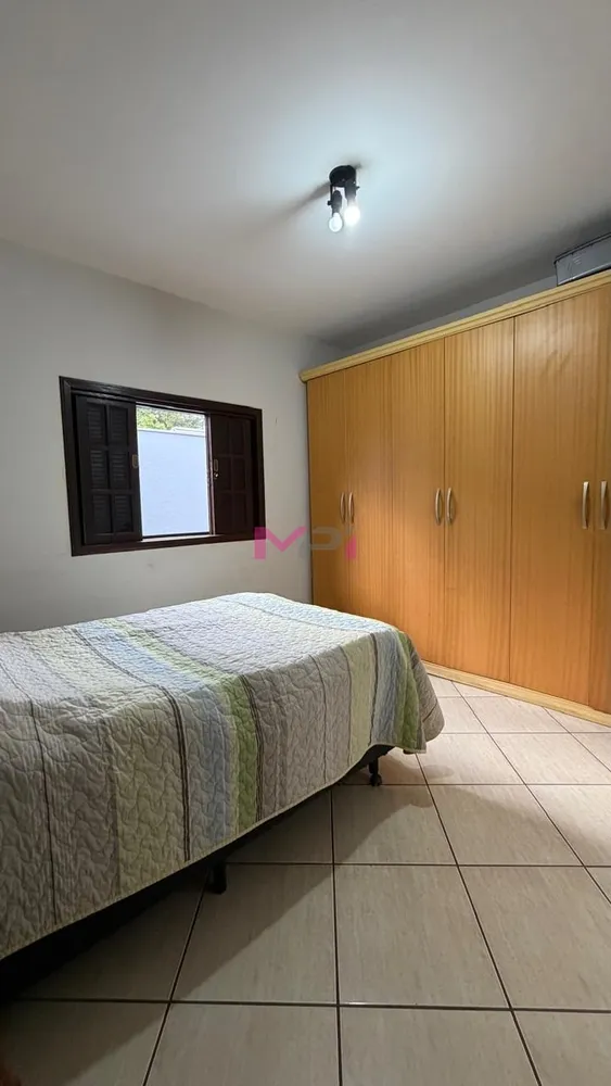 Casa, 3 quartos, 175 m² - Foto 1