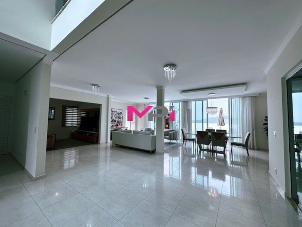 Casa de Condomínio à venda com 4 quartos, 340m² - Foto 3