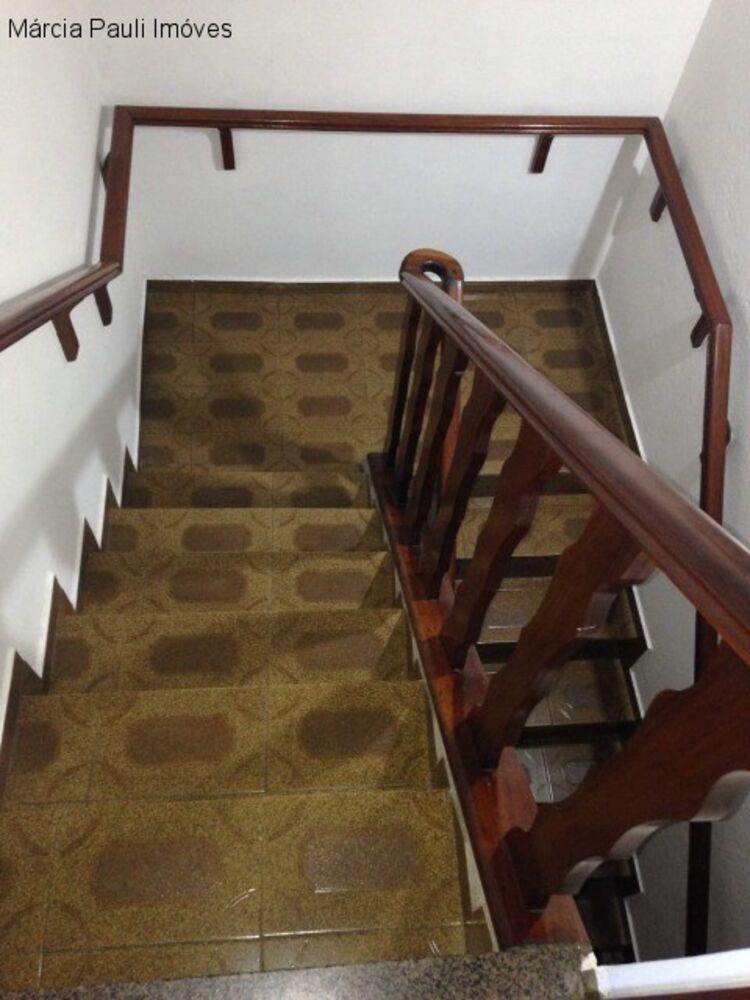 Casa à venda com 3 quartos, 298m² - Foto 1