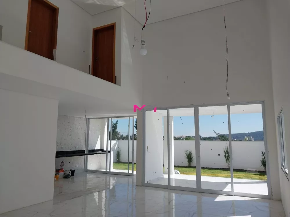 Casa de Condomínio à venda com 3 quartos, 220m² - Foto 2