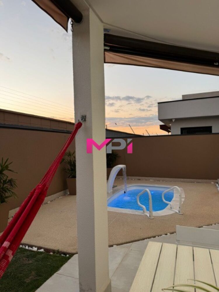Casa de Condomínio à venda com 4 quartos, 235m² - Foto 2