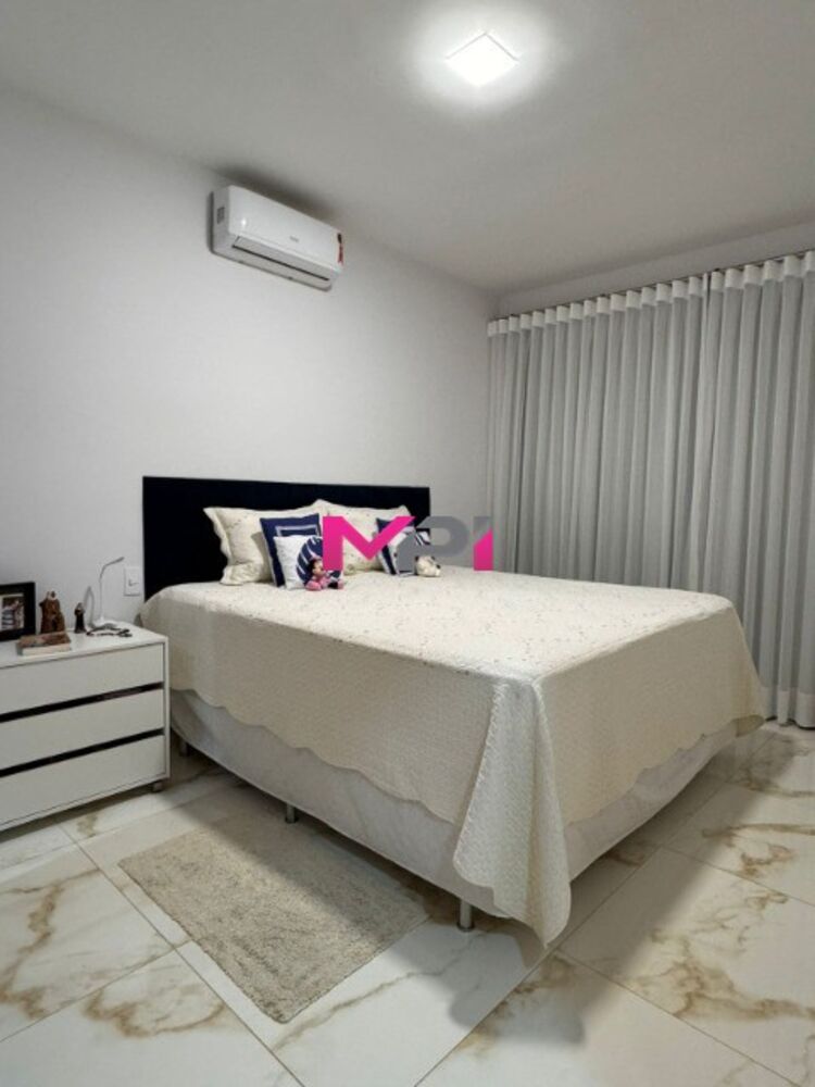 Casa de Condomínio à venda com 4 quartos, 235m² - Foto 17