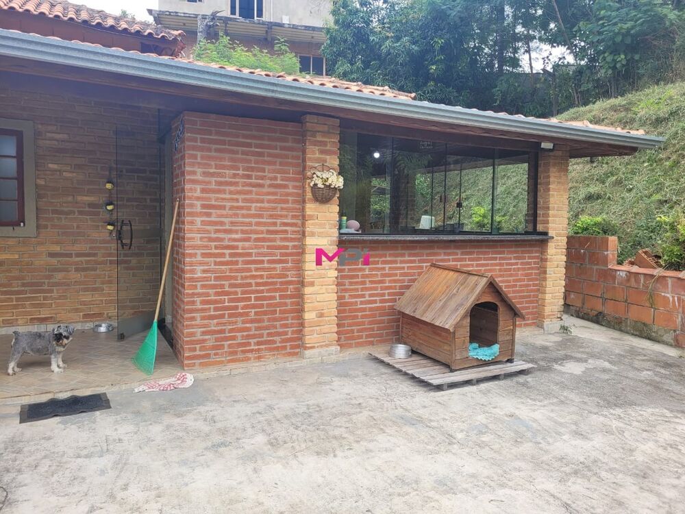 Casa, 4 quartos, 300 m² - Foto 1