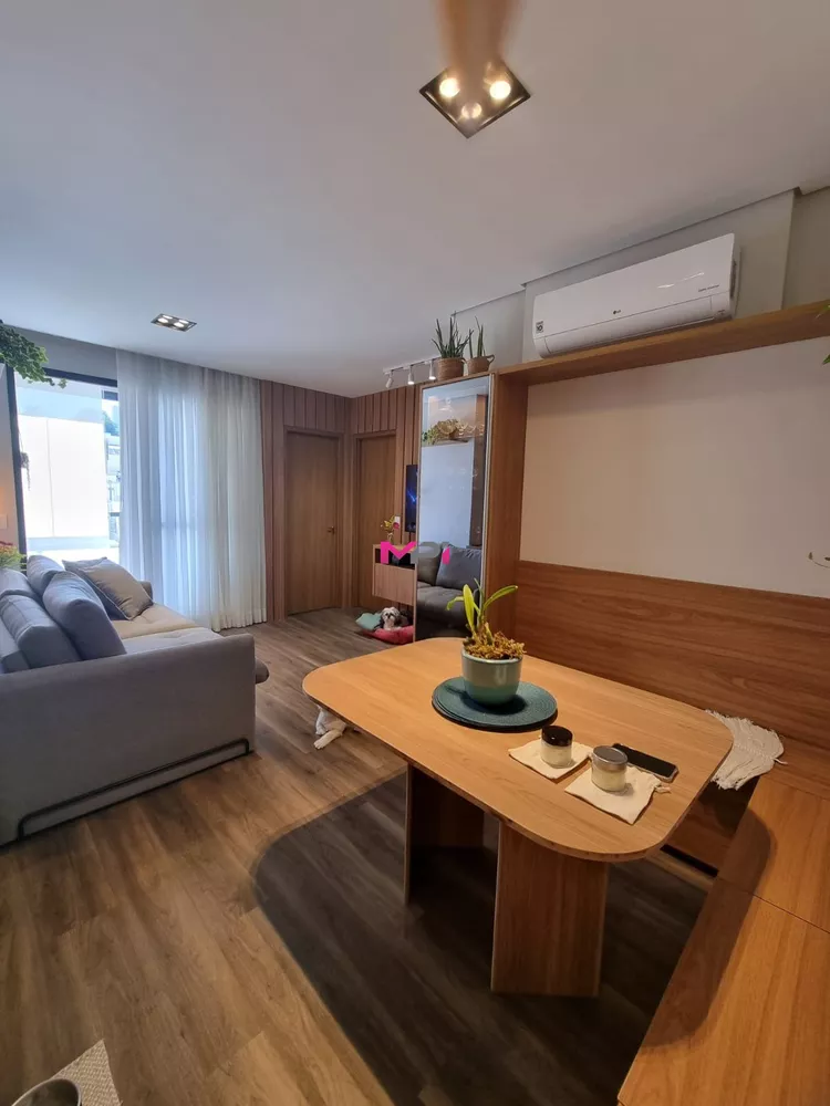 Apartamento à venda com 3 quartos, 75m² - Foto 2