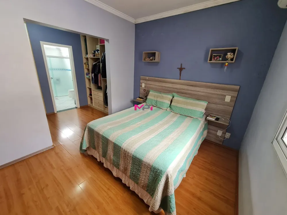 Casa, 3 quartos, 253 m² - Foto 1