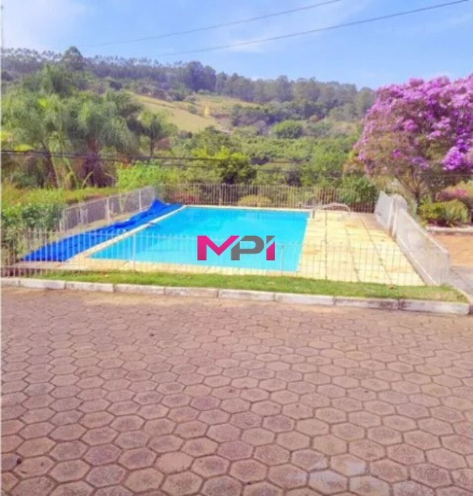 Chácara à venda com 3 quartos, 374m² - Foto 1