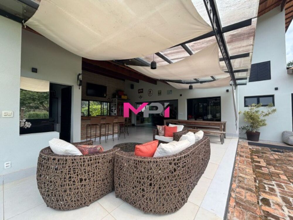 Casa de Condomínio à venda com 3 quartos, 280m² - Foto 4