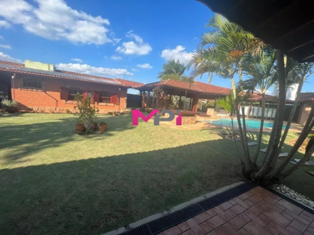 Casa de Condomínio à venda com 3 quartos, 555m² - Foto 3