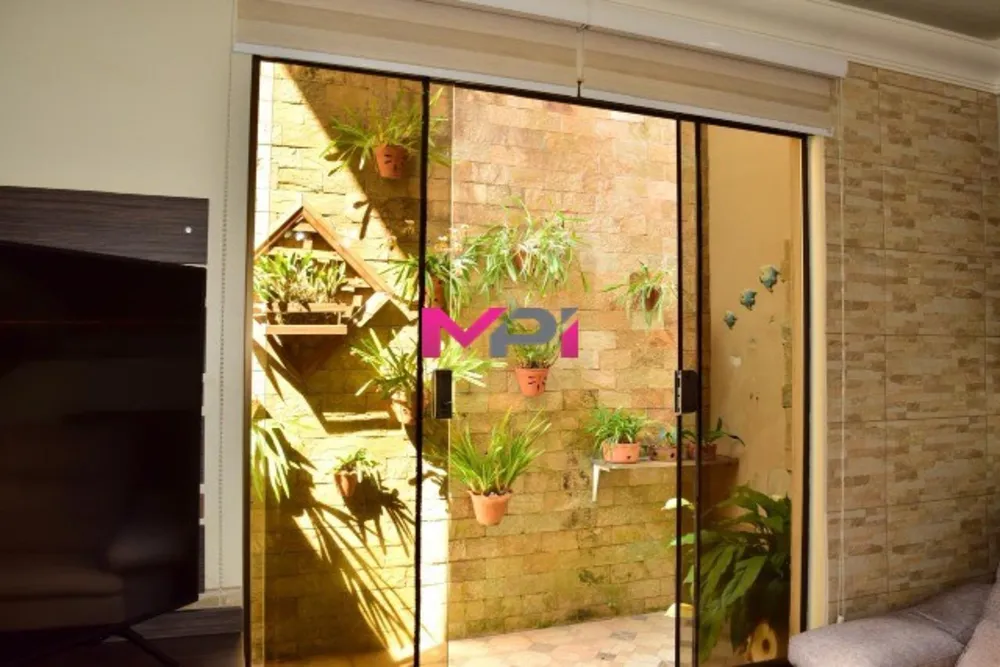 Chácara, 4 quartos, 1591 m² - Foto 6