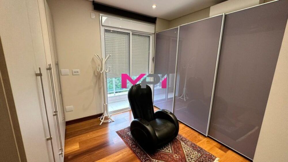 Apartamento à venda com 4 quartos, 232m² - Foto 4