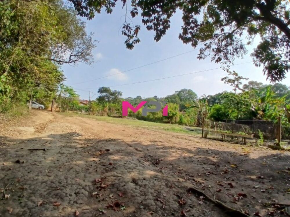 Chácara, 2 quartos, 2772 m² - Foto 1