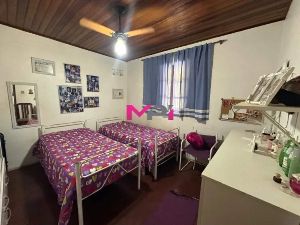 Chácara, 3 quartos, 2500 m² - Foto 1