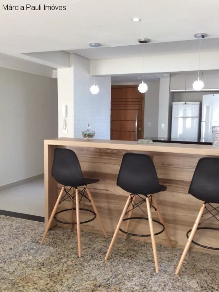 Apartamento à venda com 4 quartos, 198m² - Foto 1