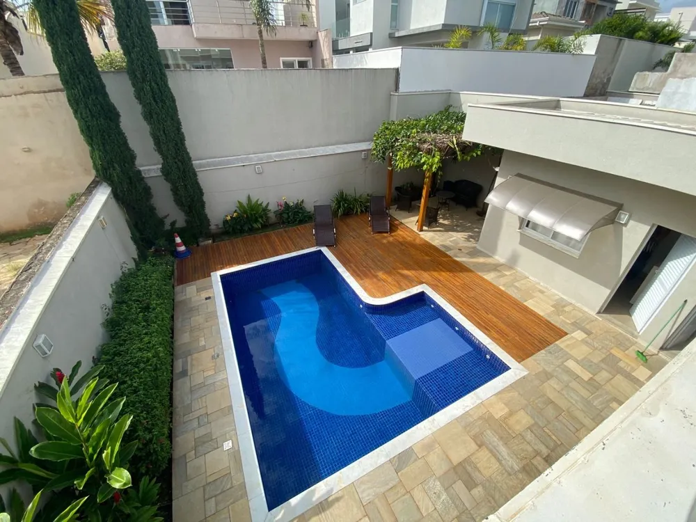 Casa, 3 quartos, 251 m² - Foto 1