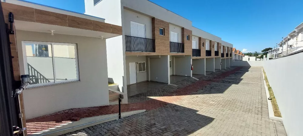 Casa de Condomínio para alugar com 3 quartos, 105m² - Foto 2