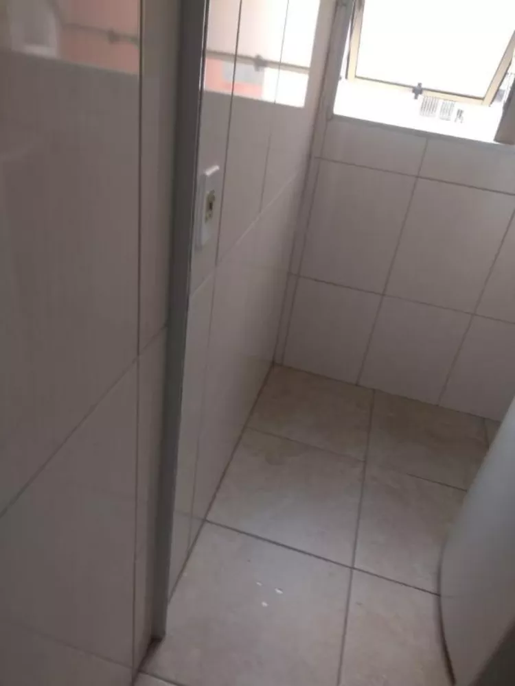 Apartamento à venda com 2 quartos, 75m² - Foto 3