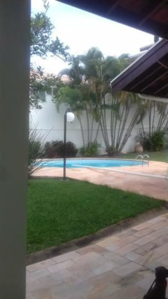 Casa de Condomínio à venda com 4 quartos, 600m² - Foto 1