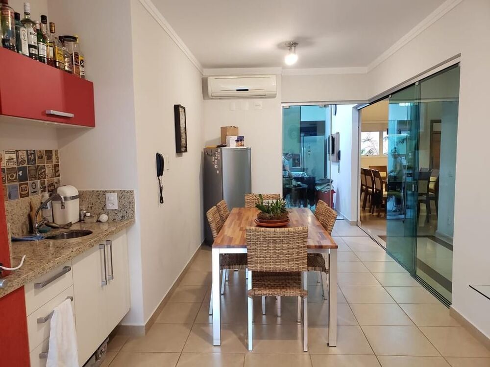 Casa de Condomínio à venda com 3 quartos, 235m² - Foto 3