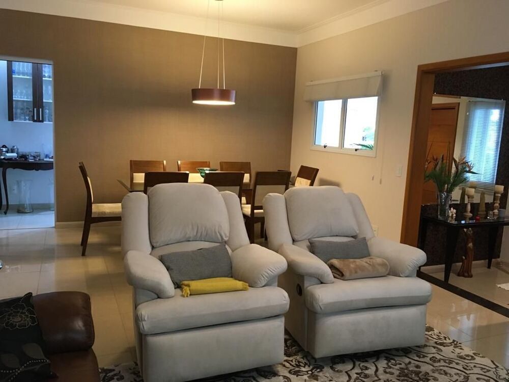 Casa de Condomínio à venda com 3 quartos, 235m² - Foto 2