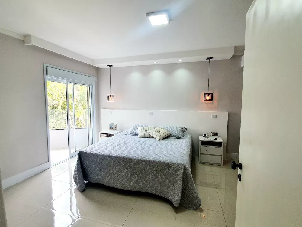 Casa de Condomínio à venda com 3 quartos, 306m² - Foto 4