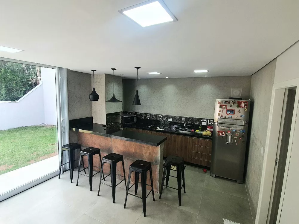 Casa de Condomínio à venda com 3 quartos, 306m² - Foto 1