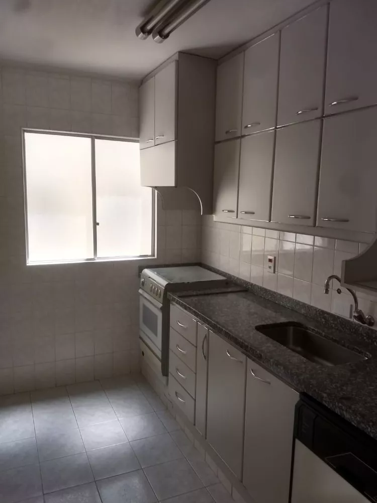 Apartamento à venda com 3 quartos, 71m² - Foto 2