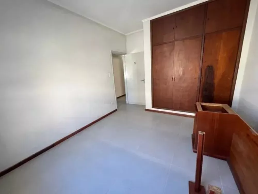 Casa para alugar com 4 quartos, 248m² - Foto 2