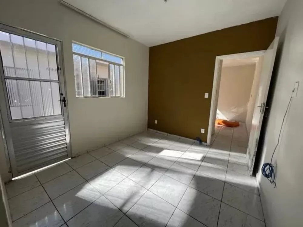 Casa para alugar com 4 quartos, 248m² - Foto 3