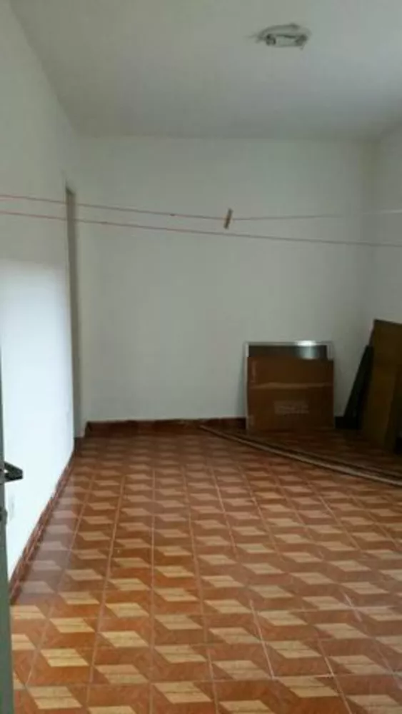 Casa à venda com 3 quartos, 200m² - Foto 2