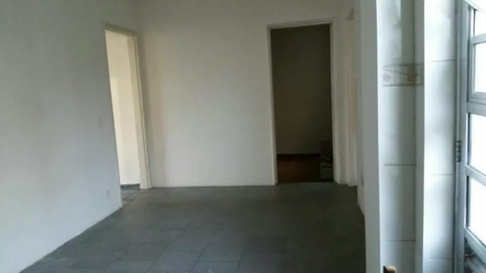 Casa à venda com 3 quartos, 200m² - Foto 1