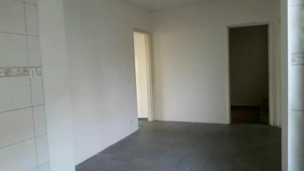 Casa à venda com 3 quartos, 200m² - Foto 3