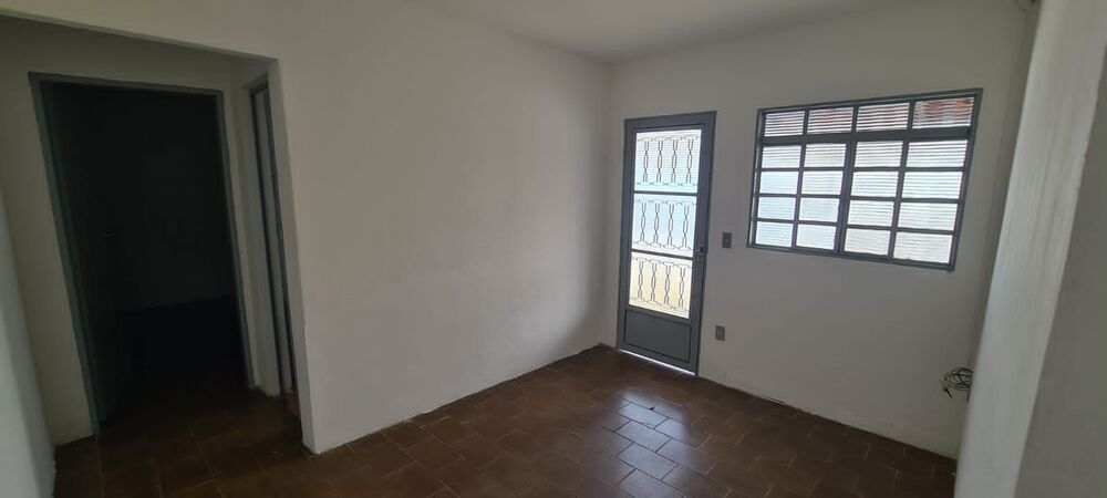 Casa, 1 quarto, 250 m² - Foto 2
