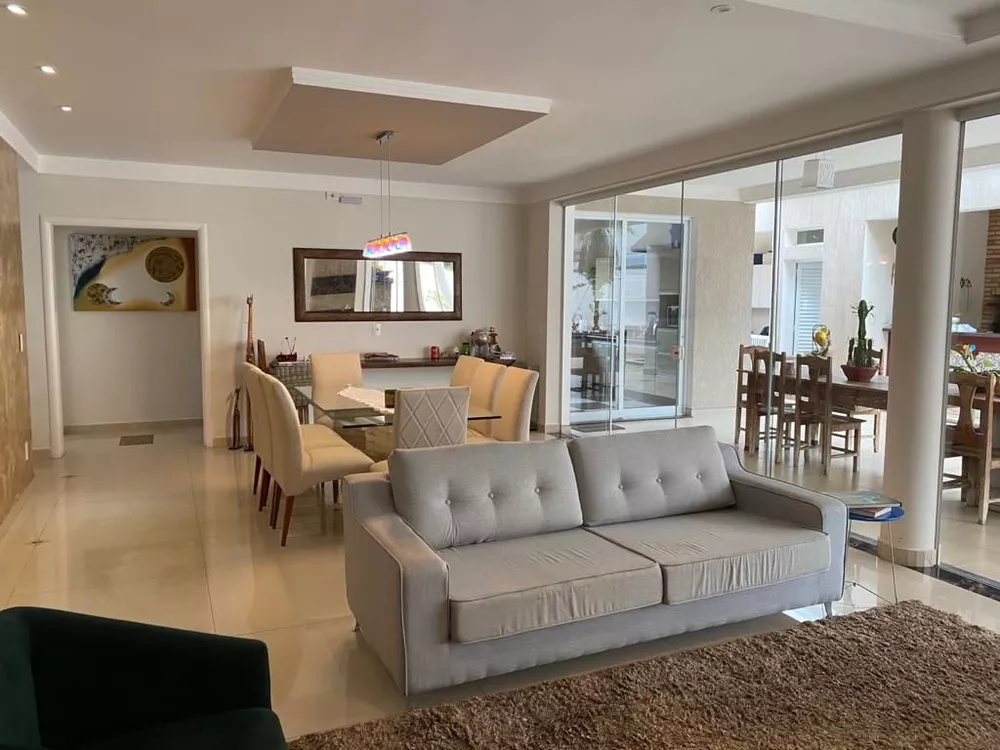 Casa de Condomínio à venda com 3 quartos, 400m² - Foto 1