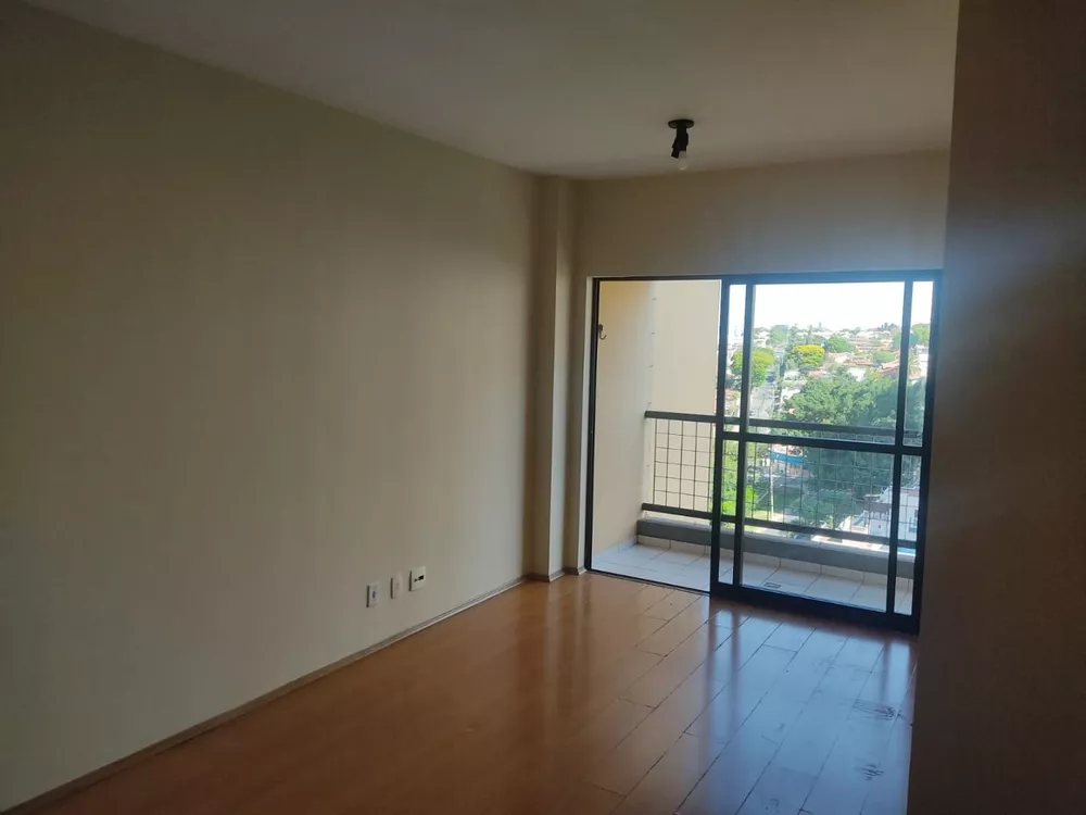 Apartamento à venda com 2 quartos, 70m² - Foto 3