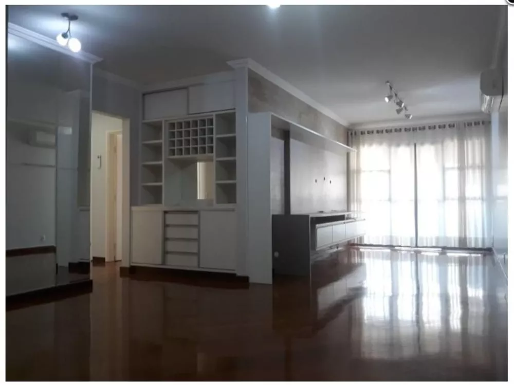 Apartamento à venda com 3 quartos, 134m² - Foto 2