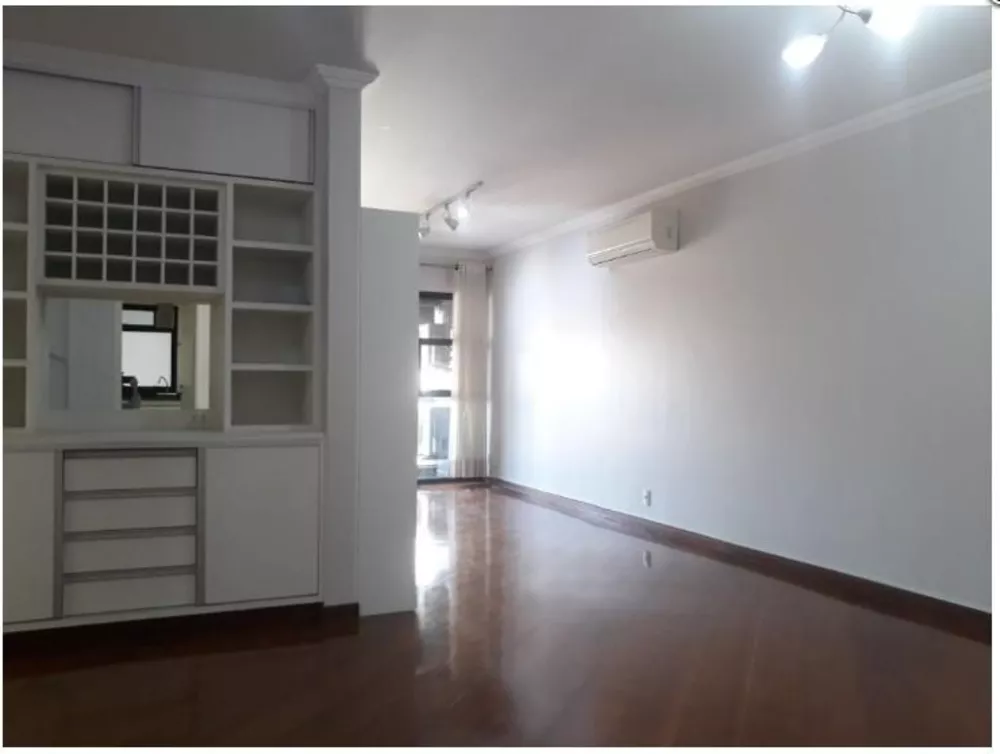 Apartamento à venda com 3 quartos, 134m² - Foto 4