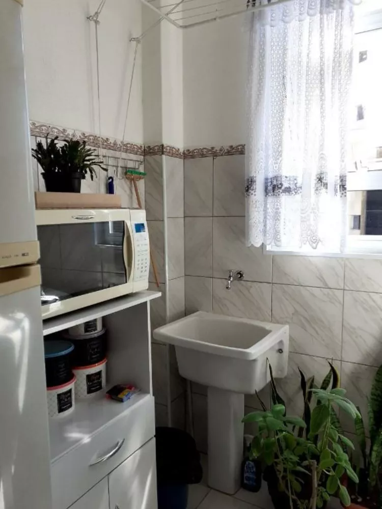 Apartamento à venda com 1 quarto, 50m² - Foto 2